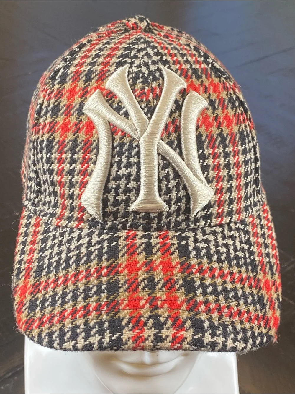 Gucci Black, White & Red Houndstooth Baseball Cap with Embroidered Logo - Picture 2 of 12
